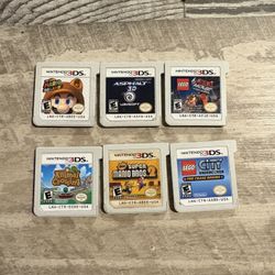 Nintendo 3DS Black Portable Gaming Console PLUS Assorted Games 
