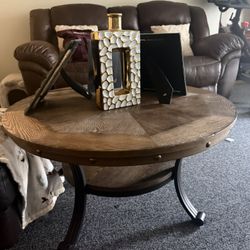 Coffee Table And Side Table 