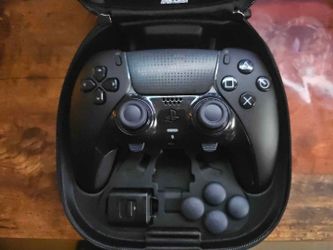 PS5  PRO DUAL SENSE EDGE CONTROLLER - READ DESCRIPTION