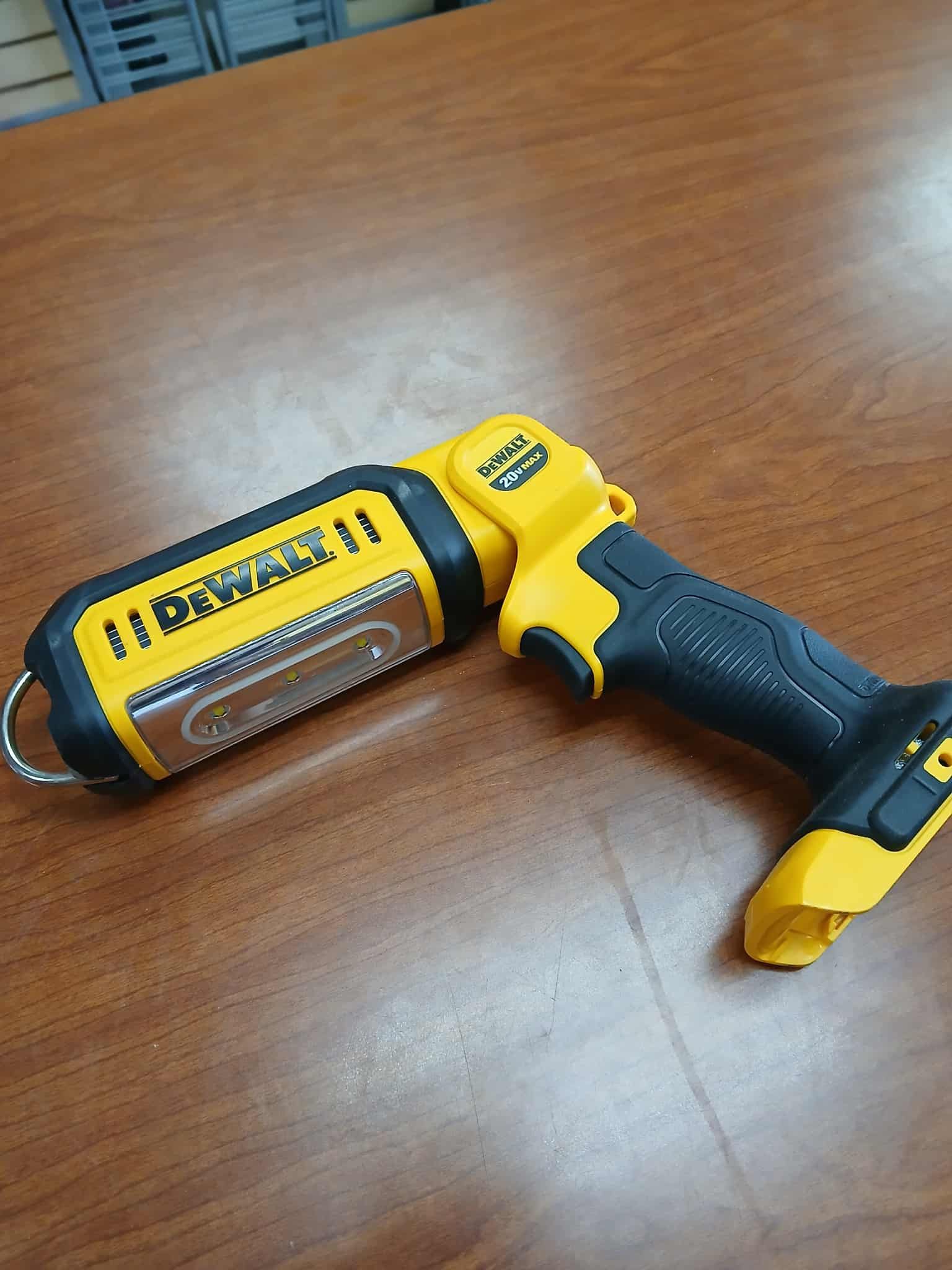 Dewalt New LED 20v Nuevo
