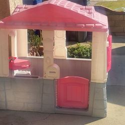 Doll House + Kitchen