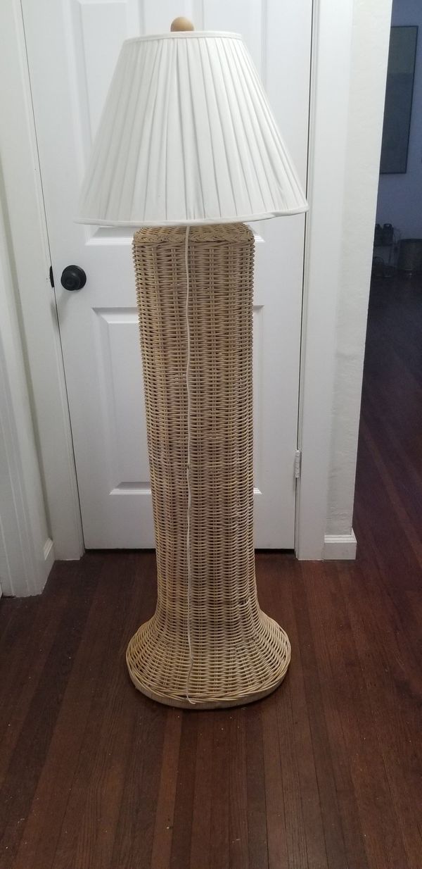Vintage Wicker Floor Lamp For In Redwood City Ca Offerup Vintage Wicker Floor Lamp