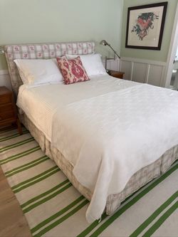 Upholstered Queen Bed