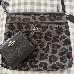 med sz cheetah coach Crossbod