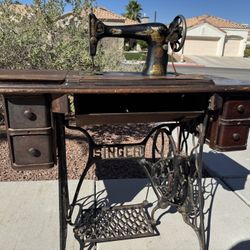 1919 Singer Sphinx Sewing Machine 