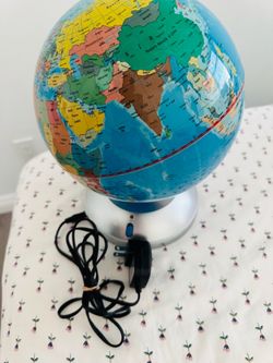 Discovery Mindblown 2-in-1 Globe and LED Lamp