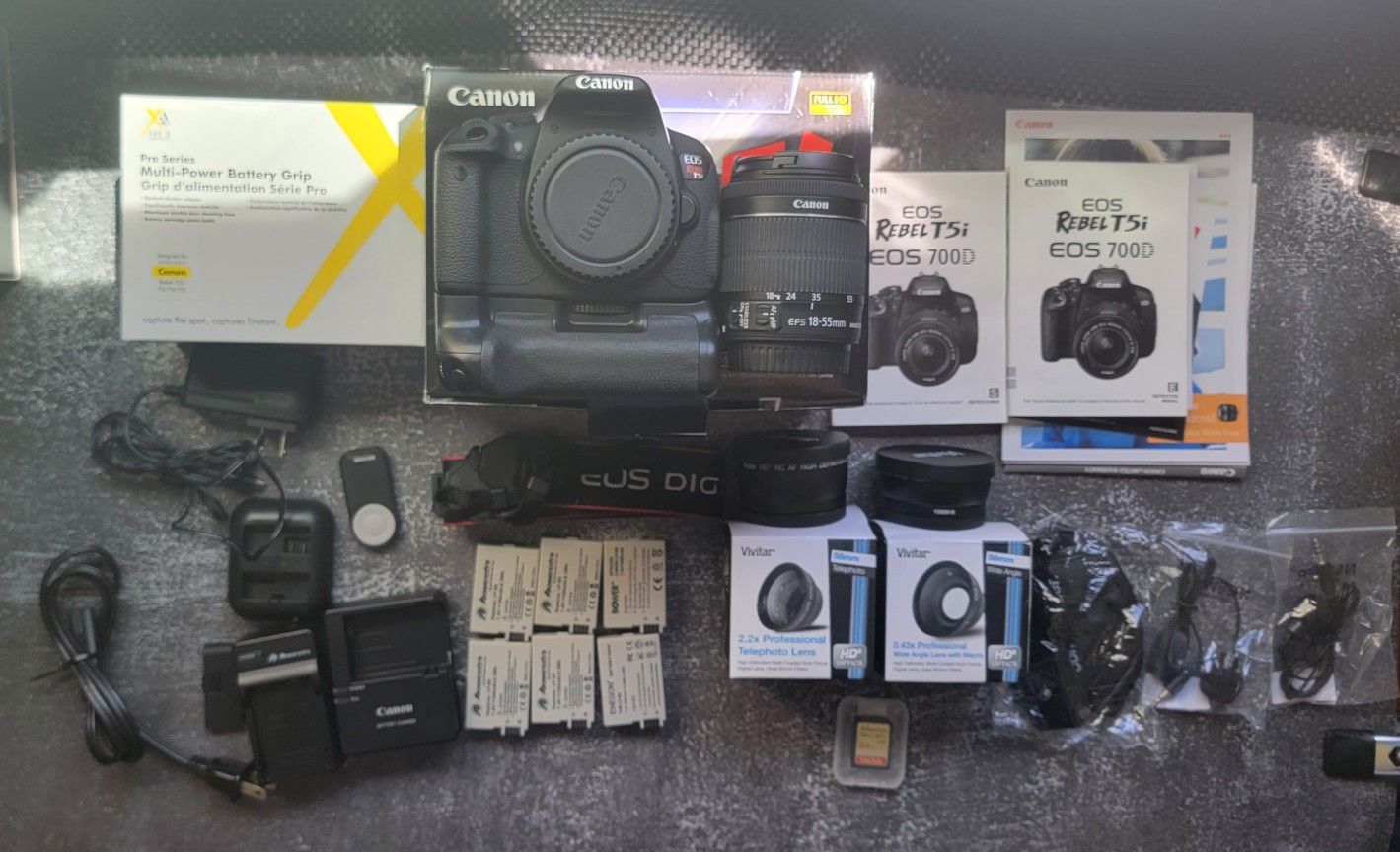 Canon T5i With Kit Lens And BATTERY GRIP And Accessories