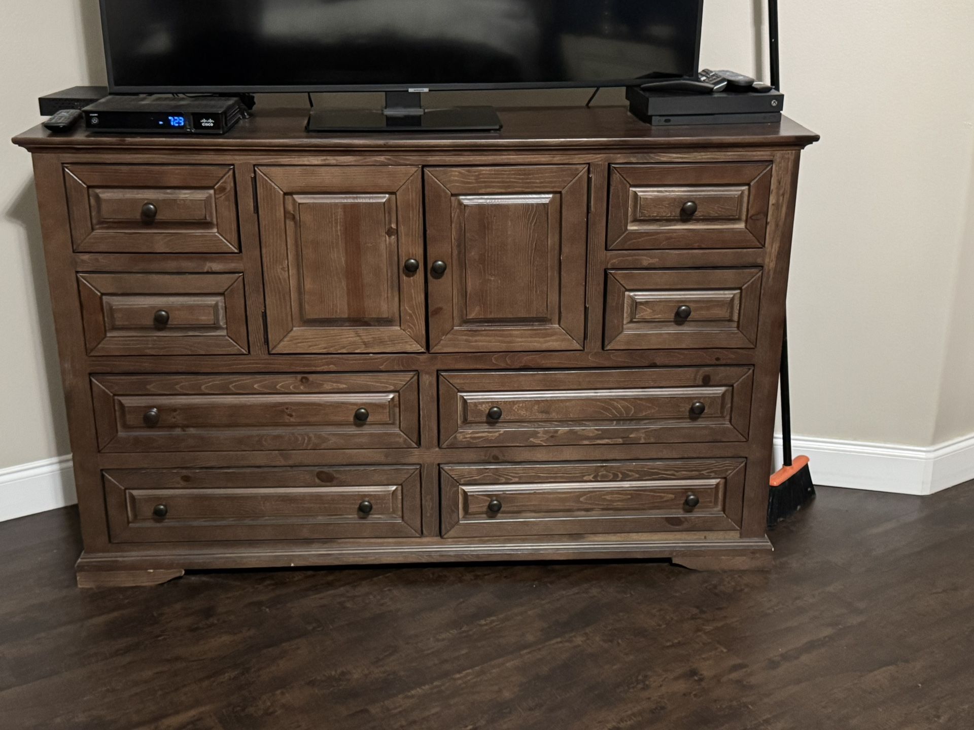 Dresser