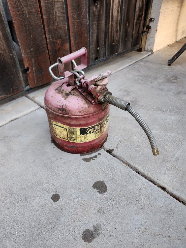 2 1/2 Gallon Metal Fuel Can