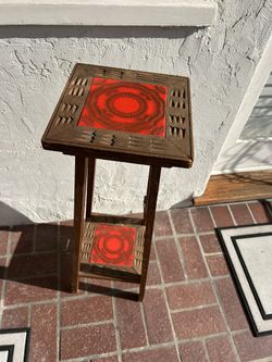 Free Table Broken Leg Needs Work 