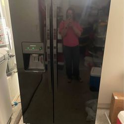 Amana Refrigerator 