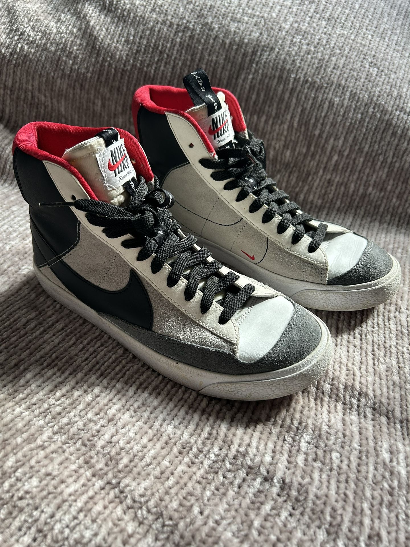 Nike Blazer MID