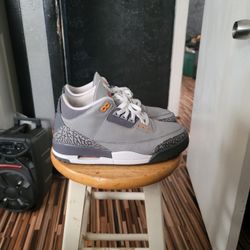 Jordan 3 Wolf Grey Good Cond. Size 9.5 $160