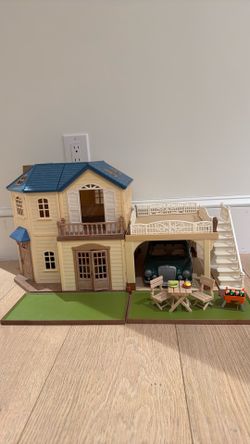 Calico Critter Large House with carport