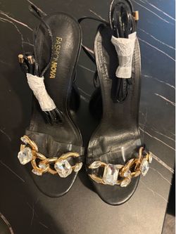 Brand new never worn heels