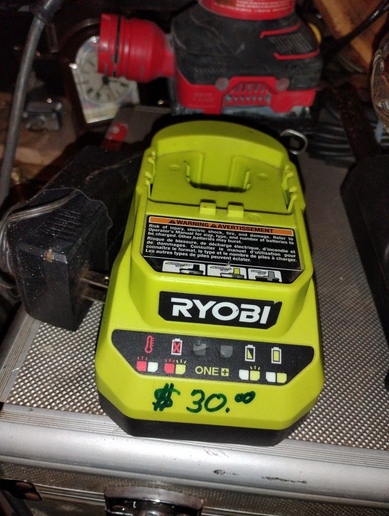 Ryobi 18v Charger Works Great (Like New)