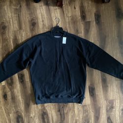 Brand New Men’s Abercrombie & Fitch brand Black Crewneck Sweater Up For Sale  