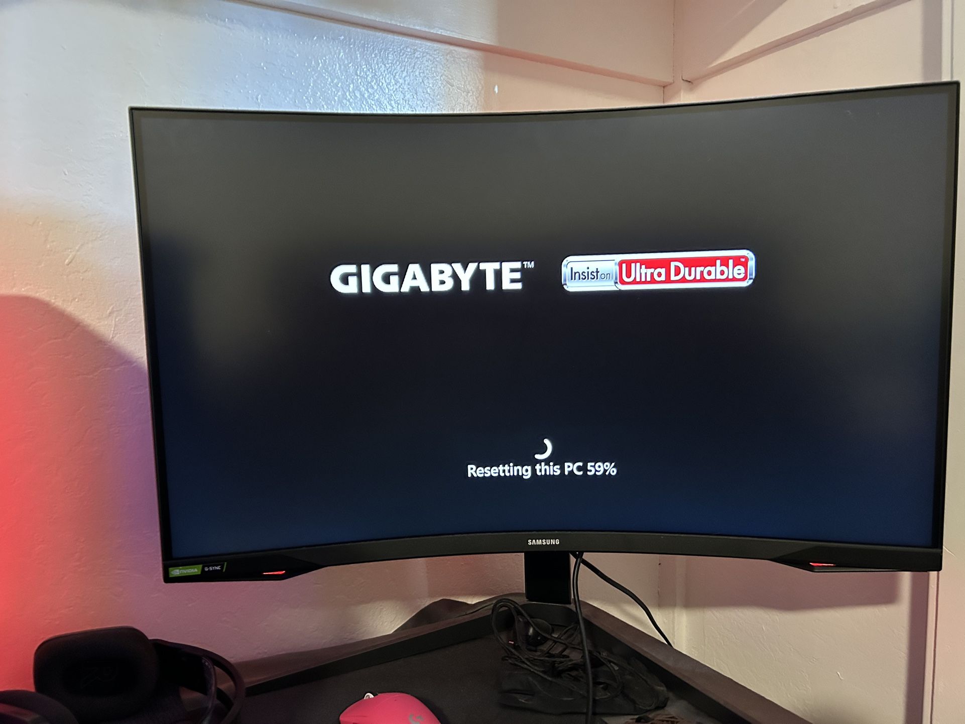 32 Inch Samsung Odyssey G7 1000R Curved Monitor 