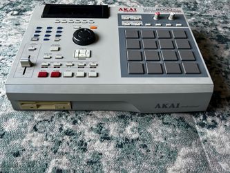 Akai MPC 2000xl Drum Machine