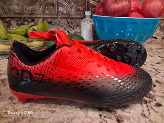 Soccer cleats us size 3youth