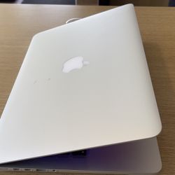 MacBook Pro 13” Retina Core I5. 8GB Ram 256GB SSD $225