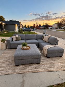 DELIVERY AVAILABLE‼️ Gray Sectional Sofa with Matching Ottoman