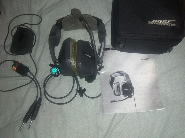Bose Aviation Headset Series II. Model AH-TS IN GREAT SHAPE. for Sale in Tempe, AZ - OfferUp