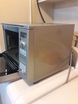 Samsung Toast & Bake Microwave Oven MT1066SB for Sale in Troy, MI - OfferUp