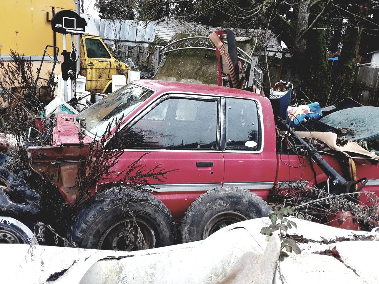 Wrecked Mazda truck for parts