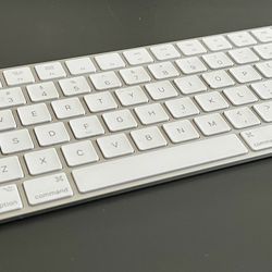 LIKE NEW Apple Magic Keyboard