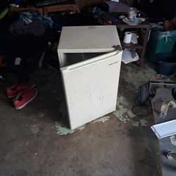 Mini Fridge 