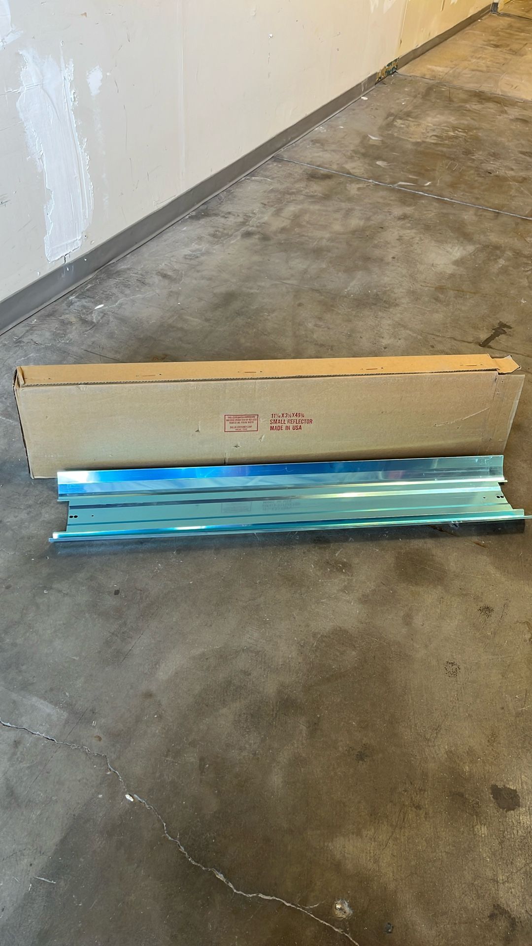 Reflector For Fluorescent Light Fixtures