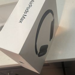 Black airpod maxes