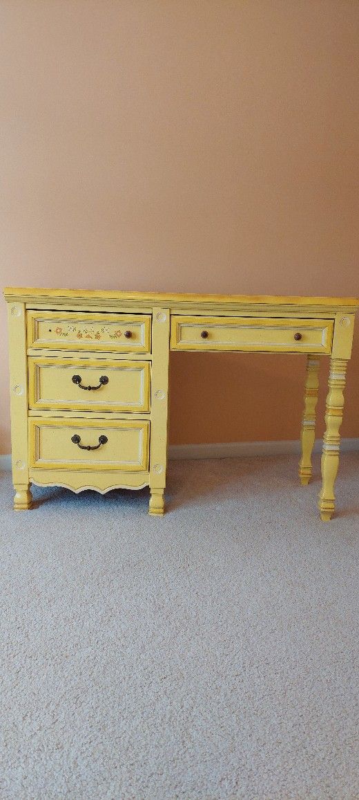 REDUCED FOR QUICK SALE! $149.00! STANLEY FURNITURE DESK! FAMOUS QUALITY!