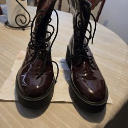 Like New Forever 21 Boots
Only used ones.Size: 7 - Color: Burgundy 
Perfect for winter, snow, present. https://offerup.com/redirect/?o=cmFpbi53b3Jr,sc