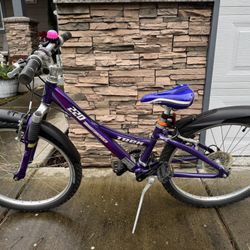 Trek MT220 - Mountain Bike