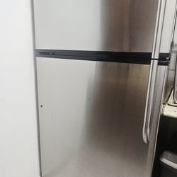 GE® 21.0 Cu. Ft. Top-Freezer Refrigerator