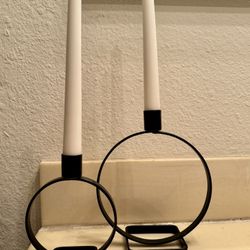 Modern Candle Holder With Candles 