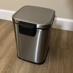 Farberware 5 Liter Step on Trash Can