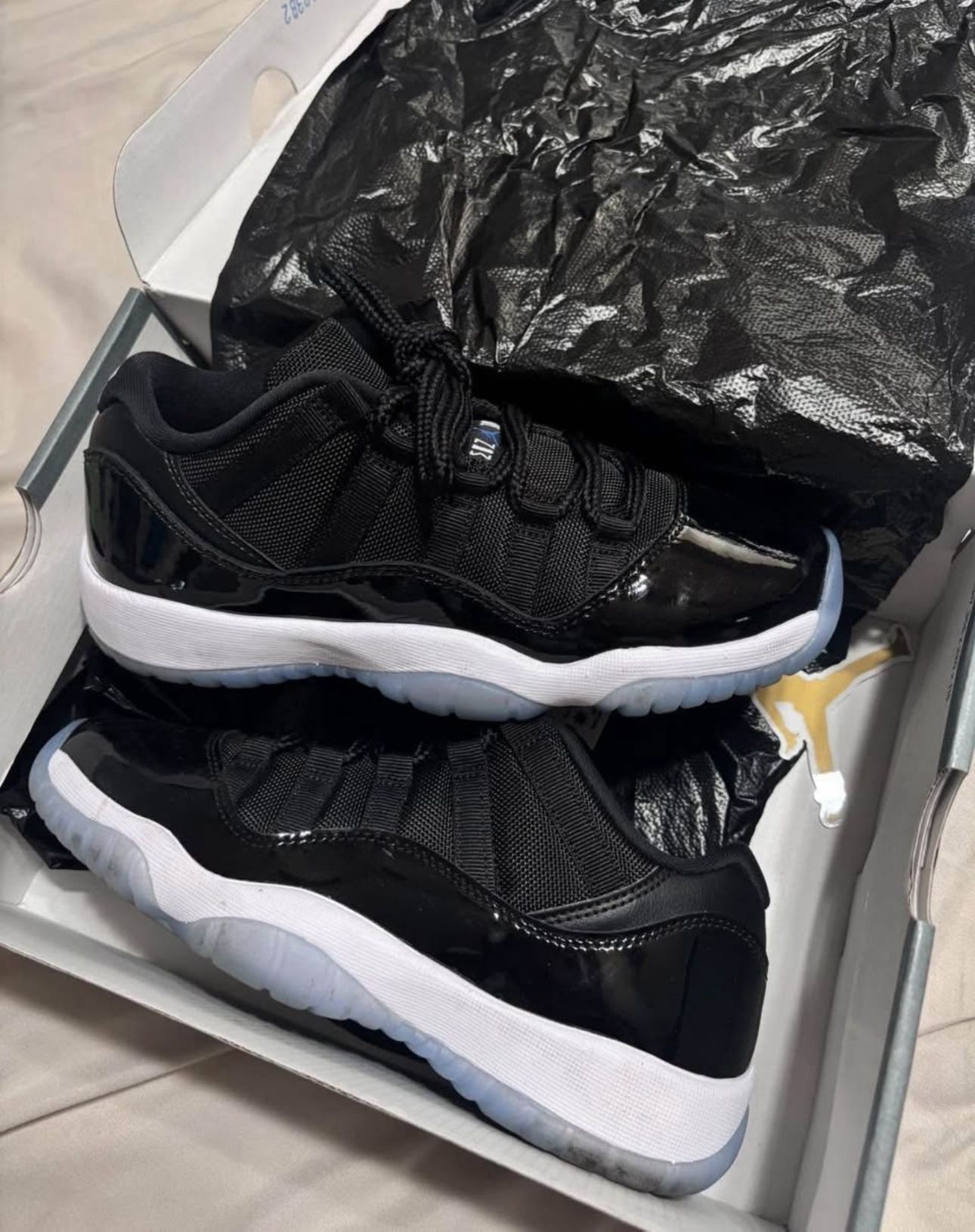 space jam jordan 11 size 5.5Y