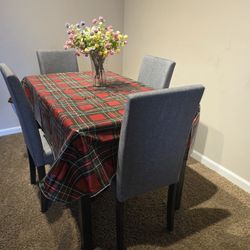 Dining Table And 4 Chairs 