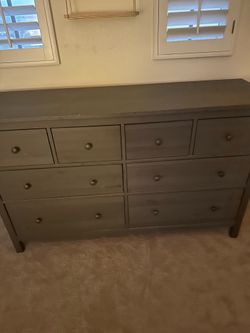 ✨Beautiful Dark Wood Dresser – Excellent Condition ✨