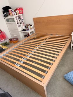 Queen Size Wood Bed Frame with Headboard