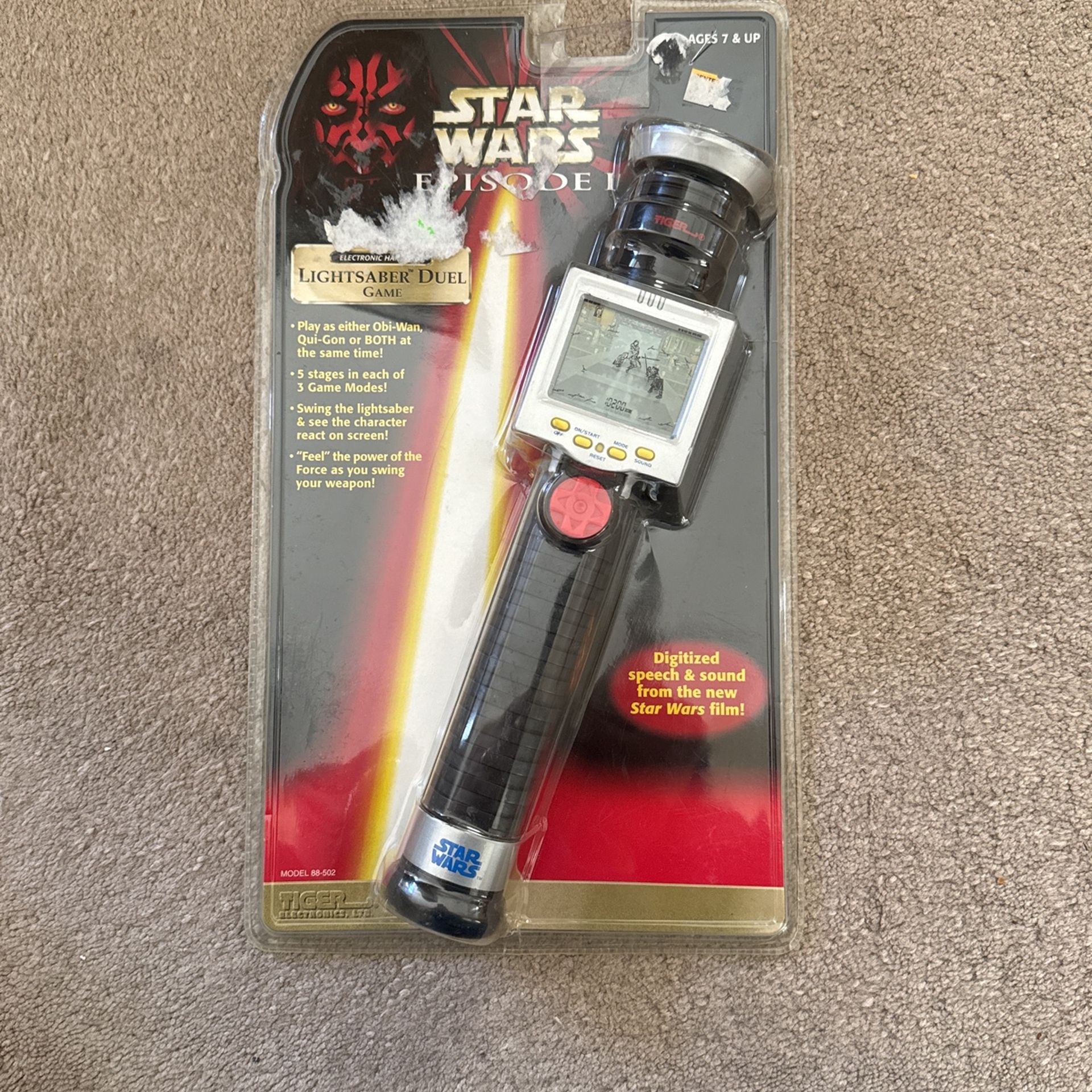 New Unsealed Tiger Electronics Star Wars I Lightsaber Duel Game