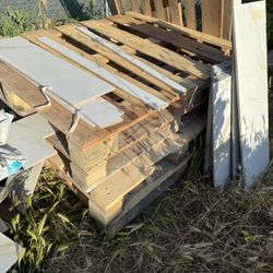 Free Wooden Pellets Near Balboa And Saticoy