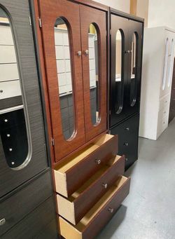 Tall closet with mirrors (( colors