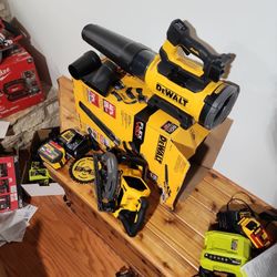 Dewalt 60V Rear Handle 7 1/4" Circular Saw, Blower, 'Flexvolt' Battery, Rapid Charger