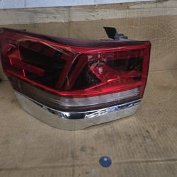 2021 2023 Volkswagen atlas driver oem  taillight