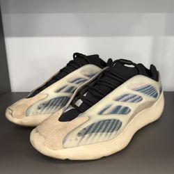 Yeezy 700 V3