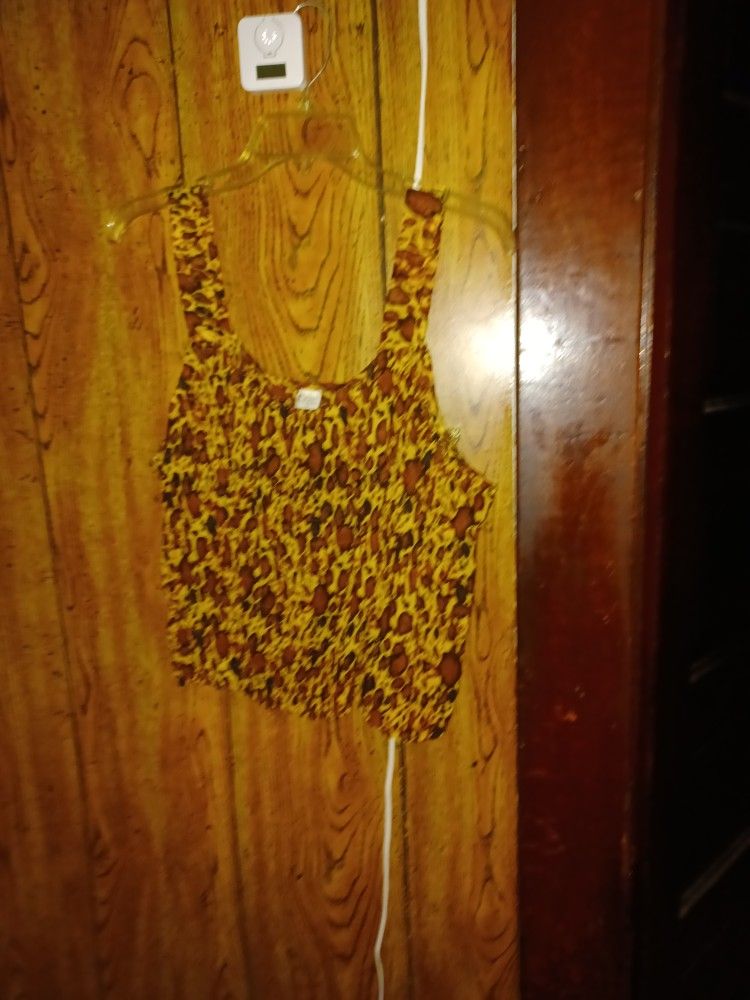 Size 2xl Printed Brown In Color 2pc Tank And Jacket Matches 